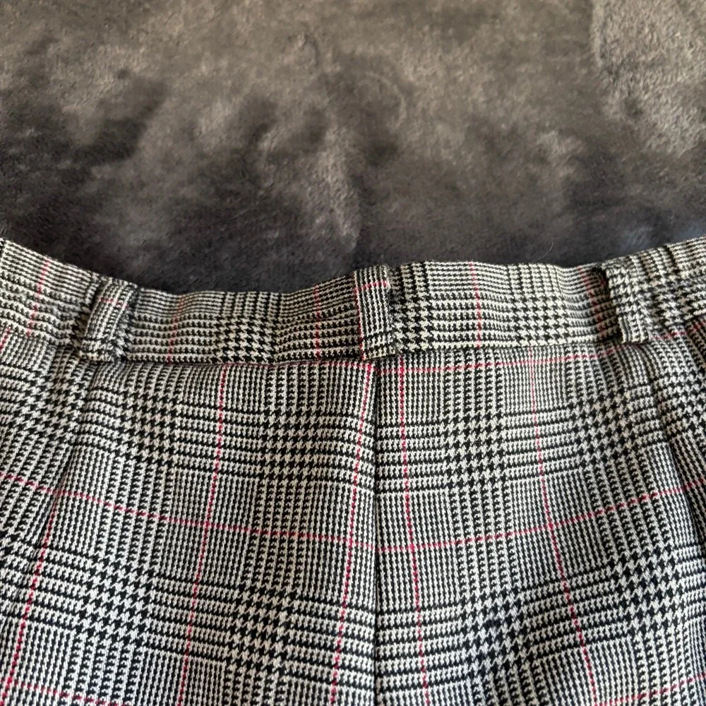 Requirements Wool Plaid Pants Mens Size 10 Pleated Trousers Gray Red